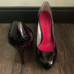 Shoe Dazzle platform heel